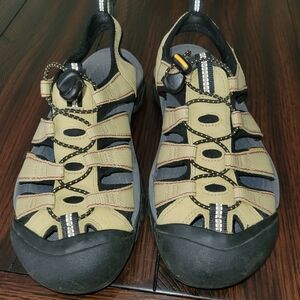 KEEN NEWPORT Water Shoes Sandals Green Size 9.5 Hiking Waterproof Gorpcore